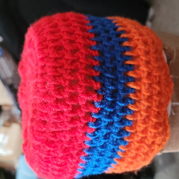 Holds your bathroom tissue - Picture 1 of 3